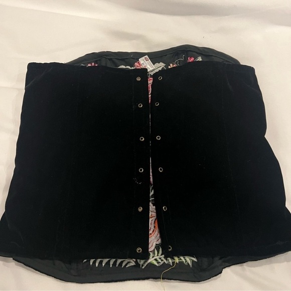 Black Velvet Bustier Corset Top Strapless Floral Lace Embroidery  Curvy hem 1 Sz - Picture 6 of 12